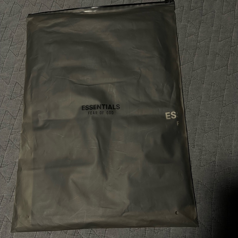 Essentials black tee Large NWT - image 6